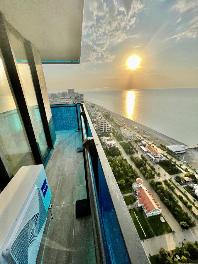 Panorama Aparthotel Orbi City Batumi Exterior foto